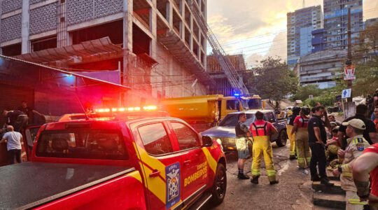 Bombeiros do Paraná ajudam a combater incêndio