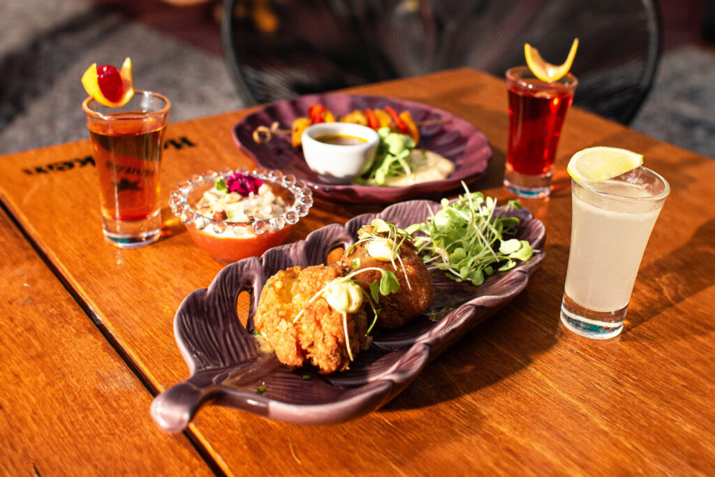 Cardápio conta com Menu Degustação ao valor de R$ 70, que harmoniza mini drinks e as opções do cardápio temático do Chef Felipe Pires (Créd. Deverson Carachenski) (1)