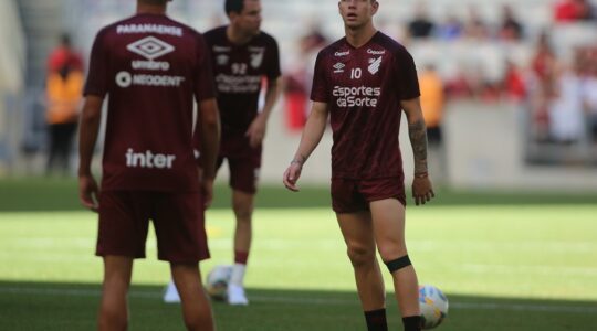 Bruno Zapelli em treino do Athletico