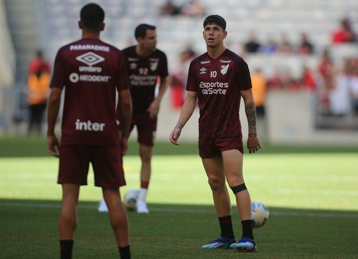 Bruno Zapelli em treino do Athletico