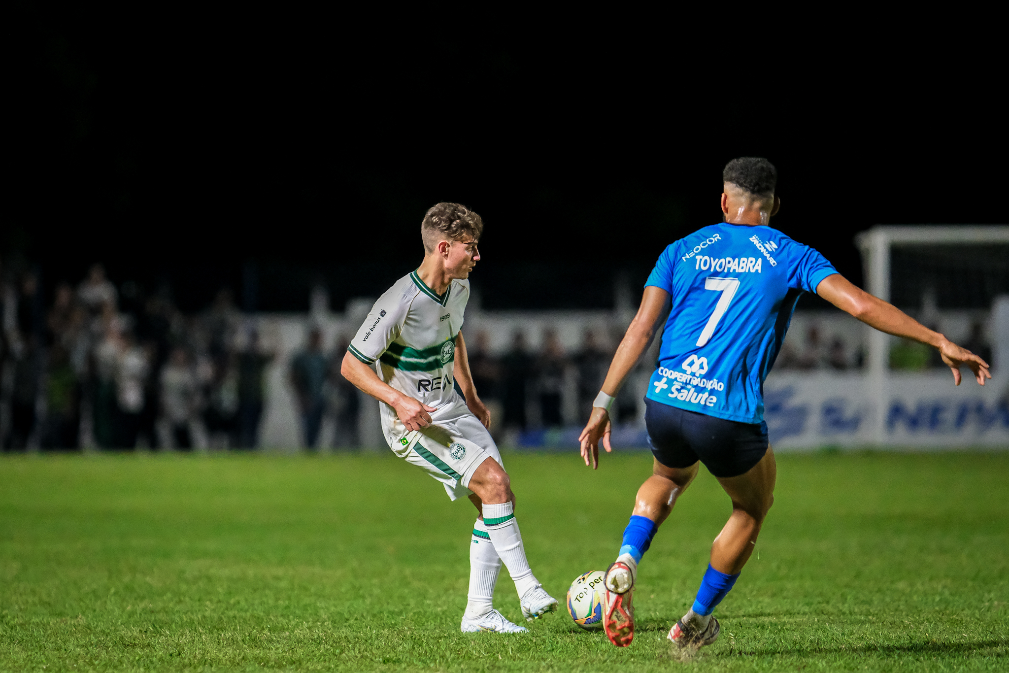Natanael, do Coritiba, enfrenta o Azuriz