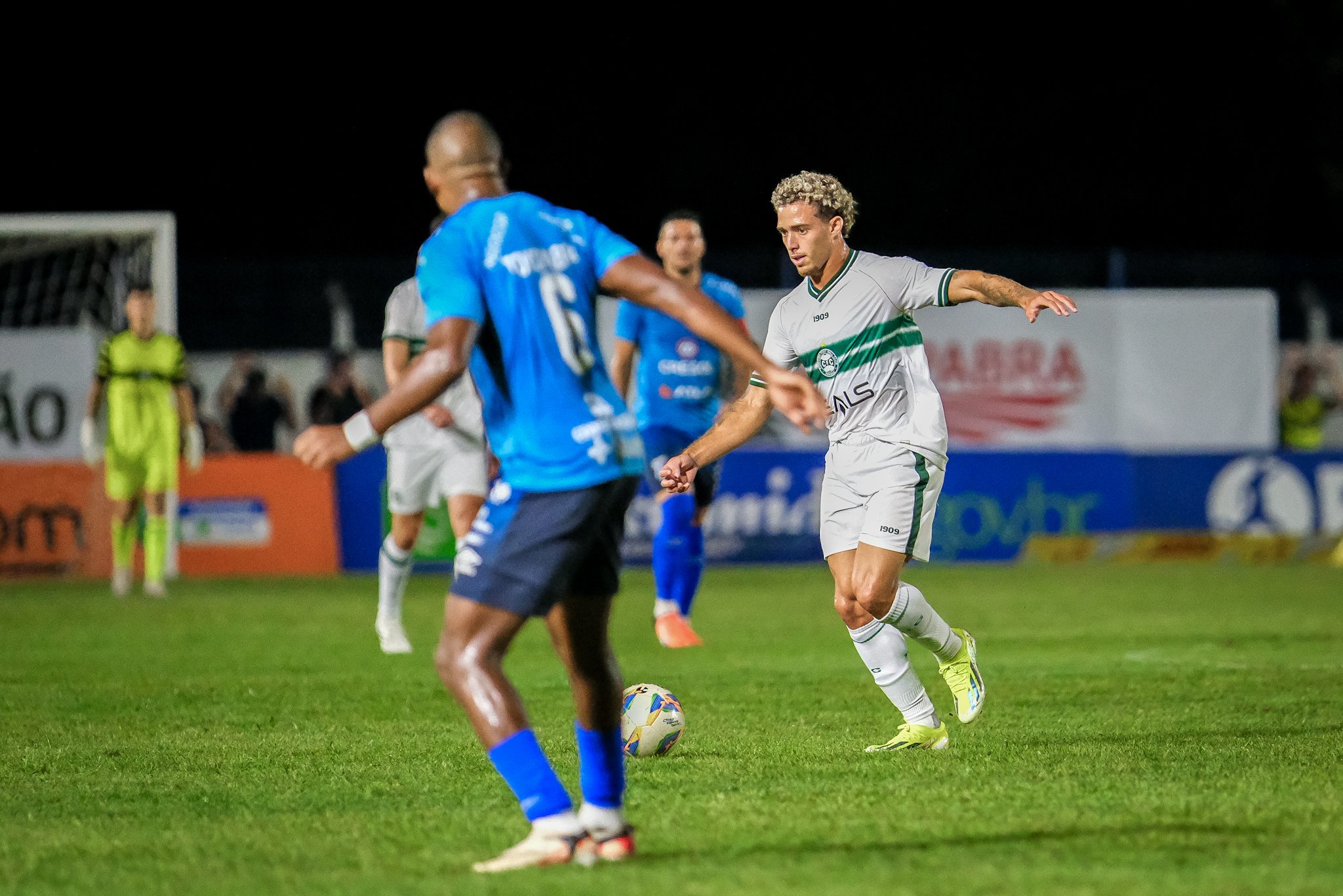 Figueiredo, do Coritiba, enfrenta o Azuriz