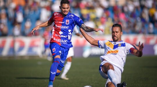 Dirceu e Pablo Thomaz, em Paraná Clube e São Joseense