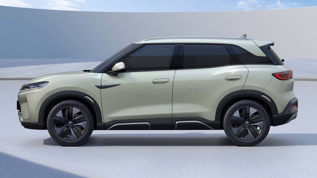 byd-yuan-up-03.jpg__1920.0x1080.0_q85_subsampling-2