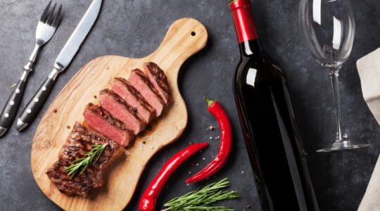 churrasco-e-vinho-e-uma-combinacao-ja-bem-tradicional-entre-os-hermanos-que-tem-tudo-para-pegar-no-brasil-1592853384484_v2_4x3