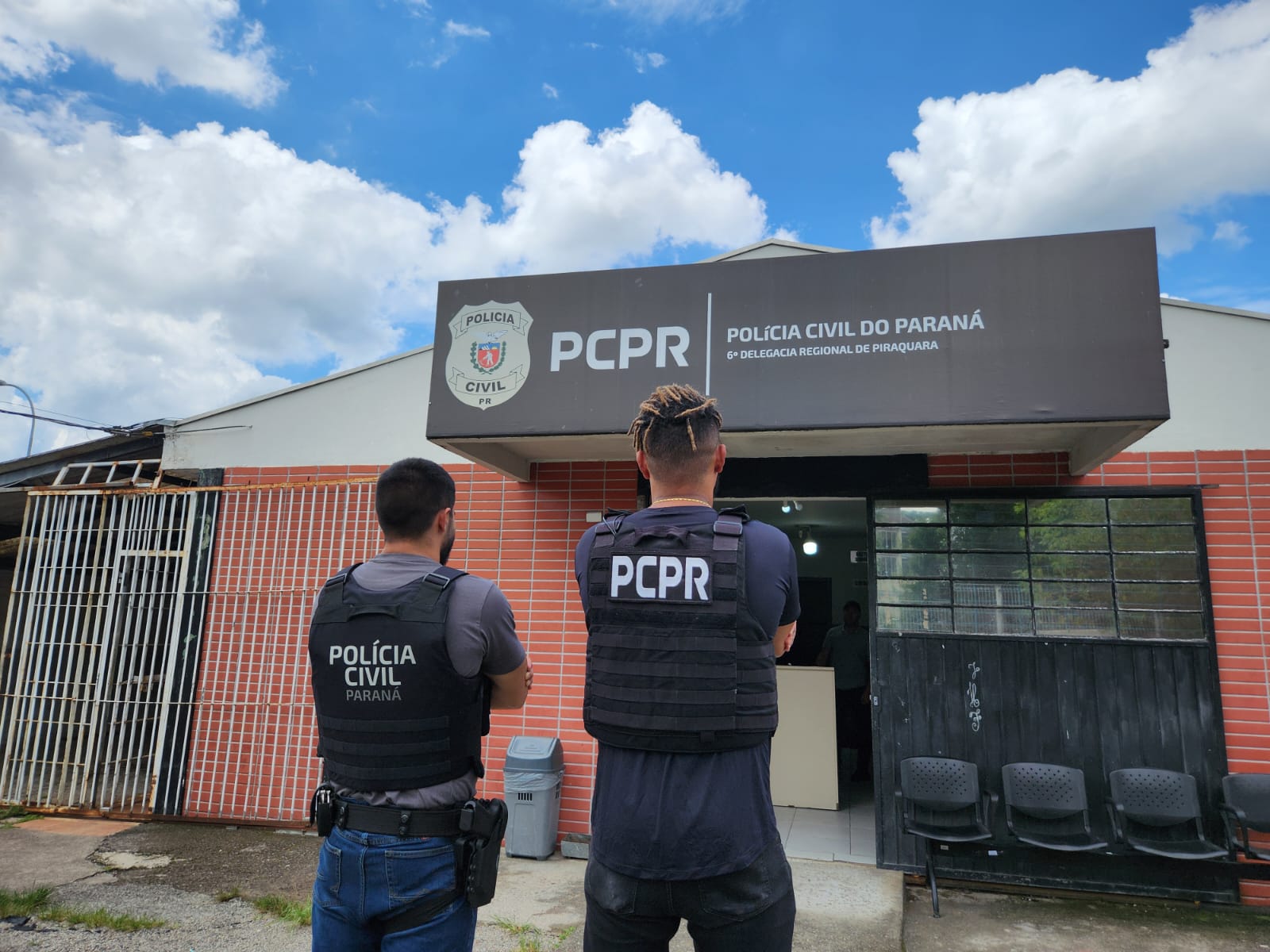 08policia3