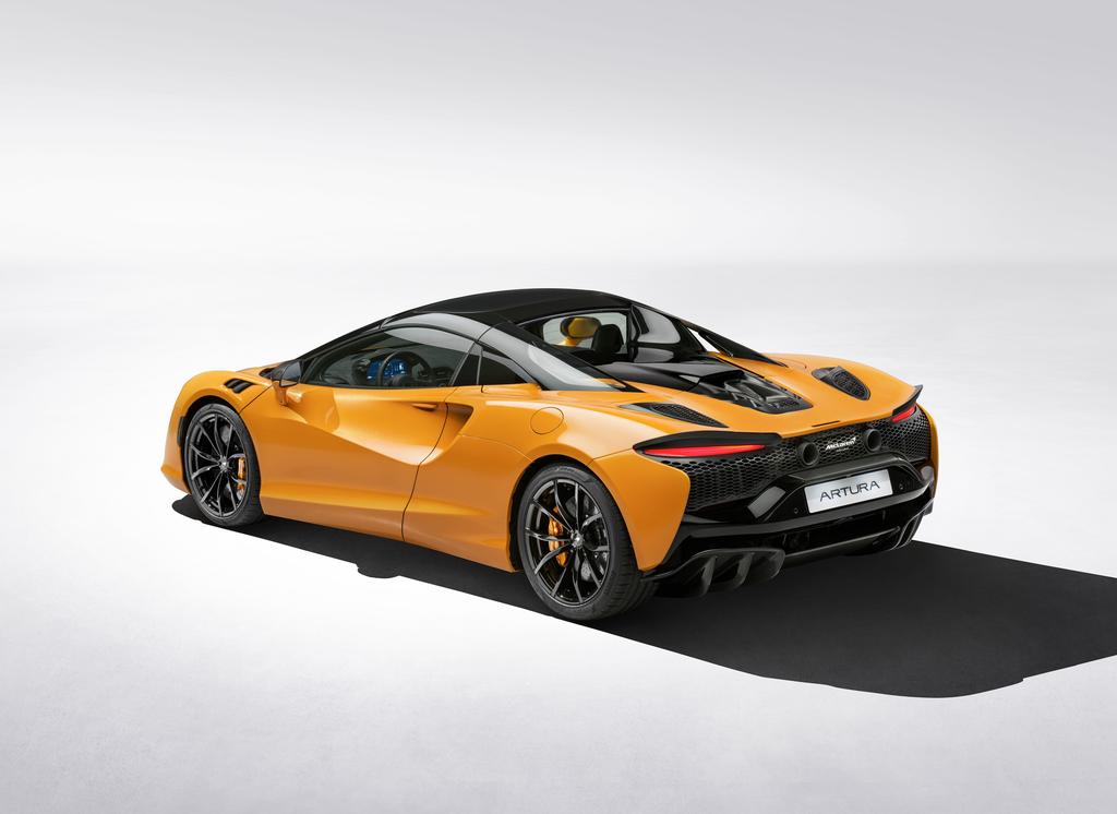 434951_1098042_15909_mclarenarturaspider_web_