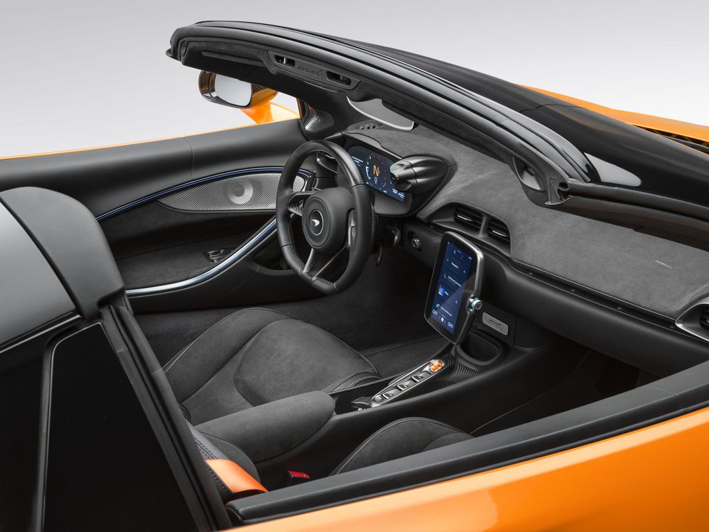 434951_1098044_15903_mclarenarturaspider_web_