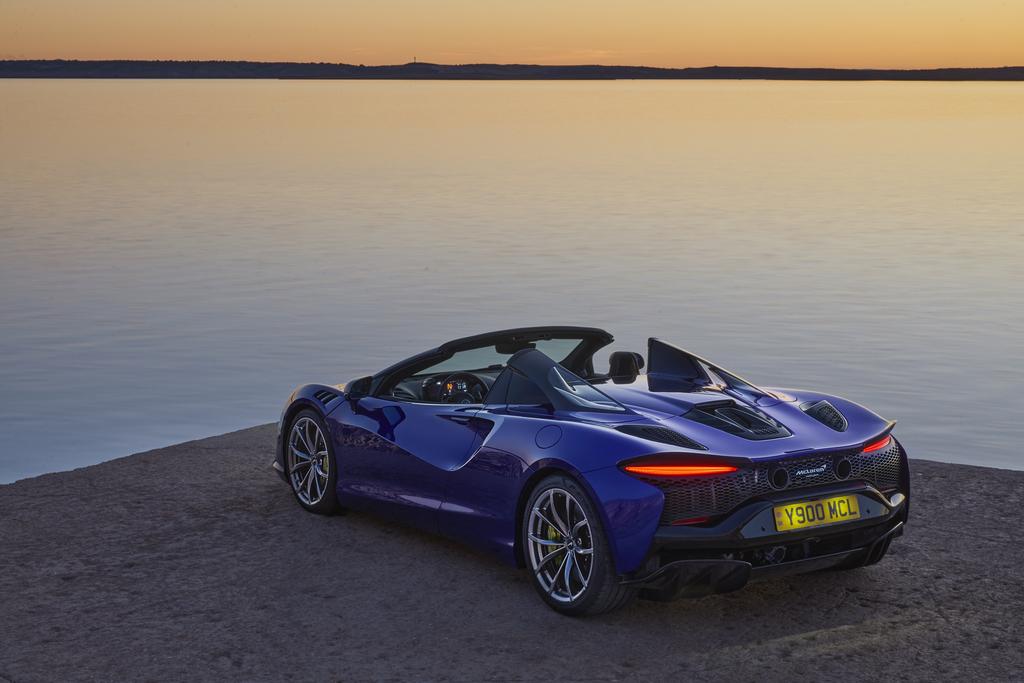 434951_1098050_15892_mclarenarturaspider_web_