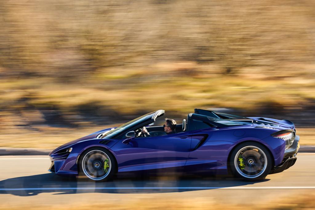 434951_1098068_15884_mclarenarturaspider_web_