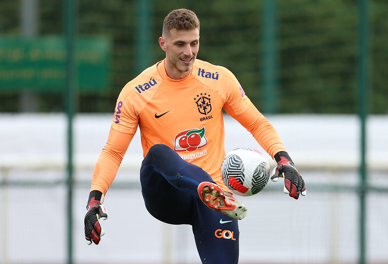 O goleiro Bento
