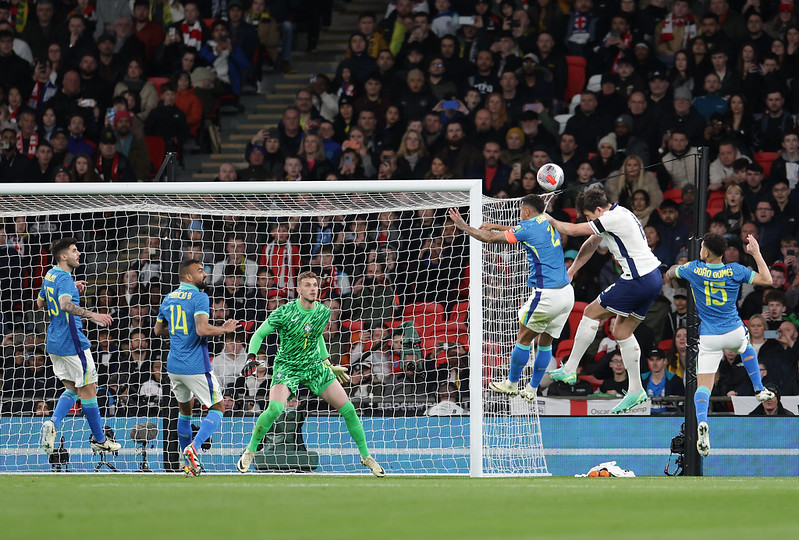 Bento em Brasil 1x0 Inglaterra