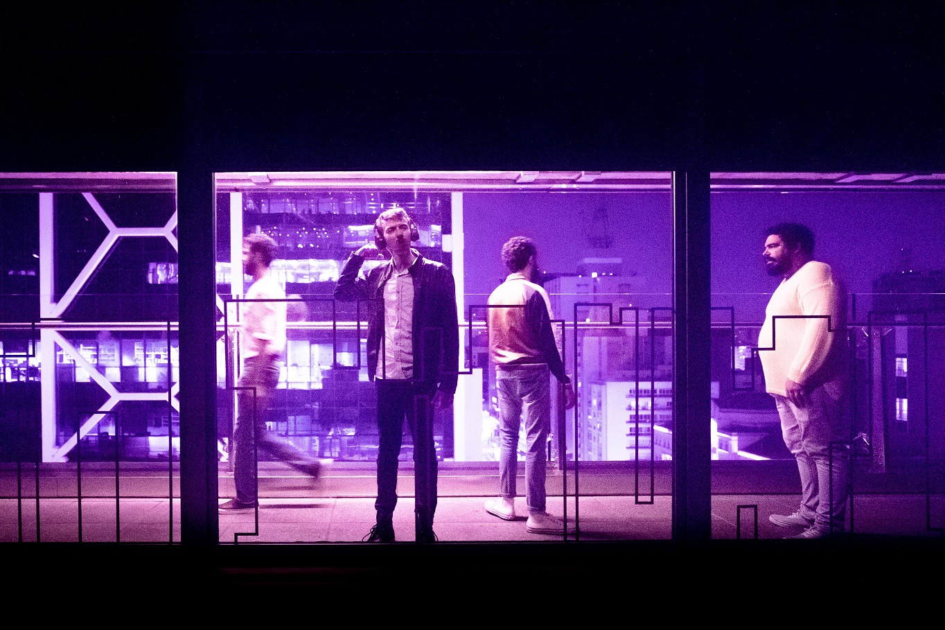 Apenas o fim do mundo – Foto Cacá Bernardes – Magiluth Grupo de Teatro