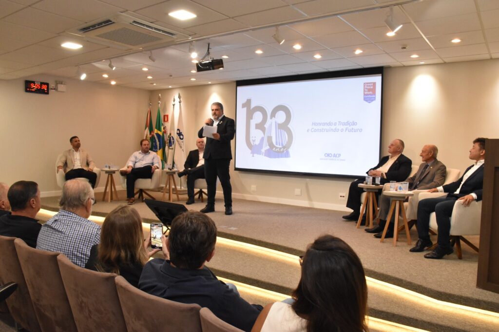 Delio Canabrava na instalacao da camara. Foto Cesar Nunes