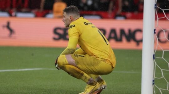 O goleiro Bento