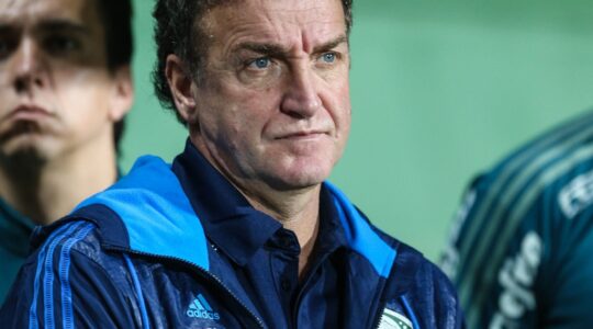 O técnico Cuca