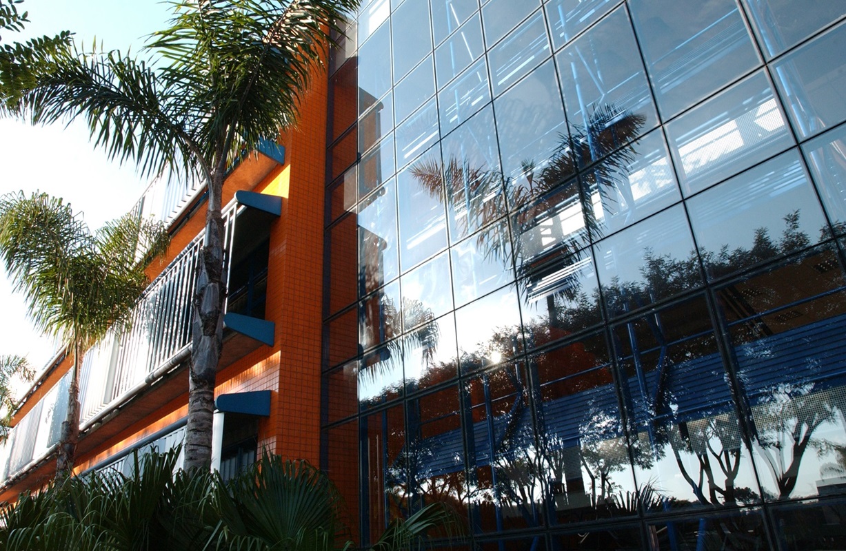 Escola-de-Negocios-PUCPR