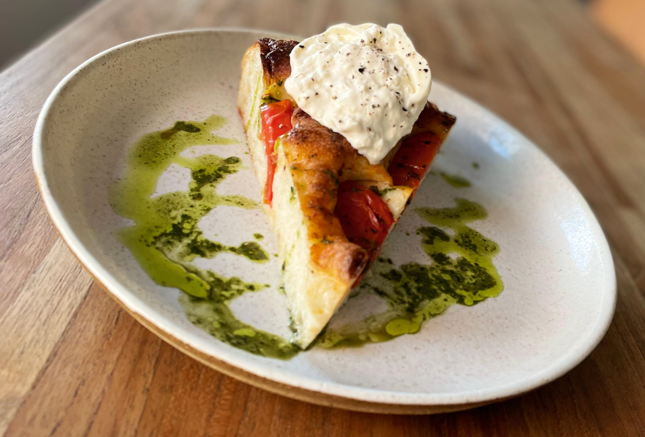 Focaccia clássica pugliese com tomate, orégano da Puglia, burrata e azeite extravirgem da Accademia gastronomica (Créd. Accademia gastronomica)