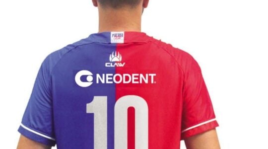 Camisa do Paraná Clube com patrocínio da Neodent