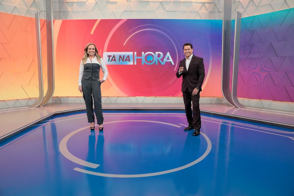 TÁ NA HORA