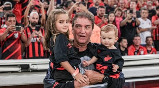 Cuca com os netos