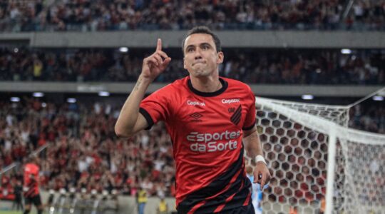 Pablo comemora gol