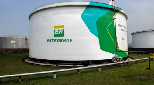 tanque_de_diesel_r5_na_rpbc_-_foto_wilson_melo_agencia_petrobras