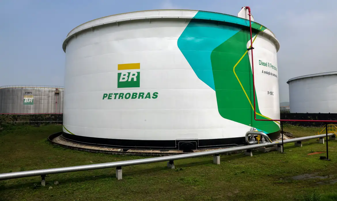 tanque_de_diesel_r5_na_rpbc_-_foto_wilson_melo_agencia_petrobras