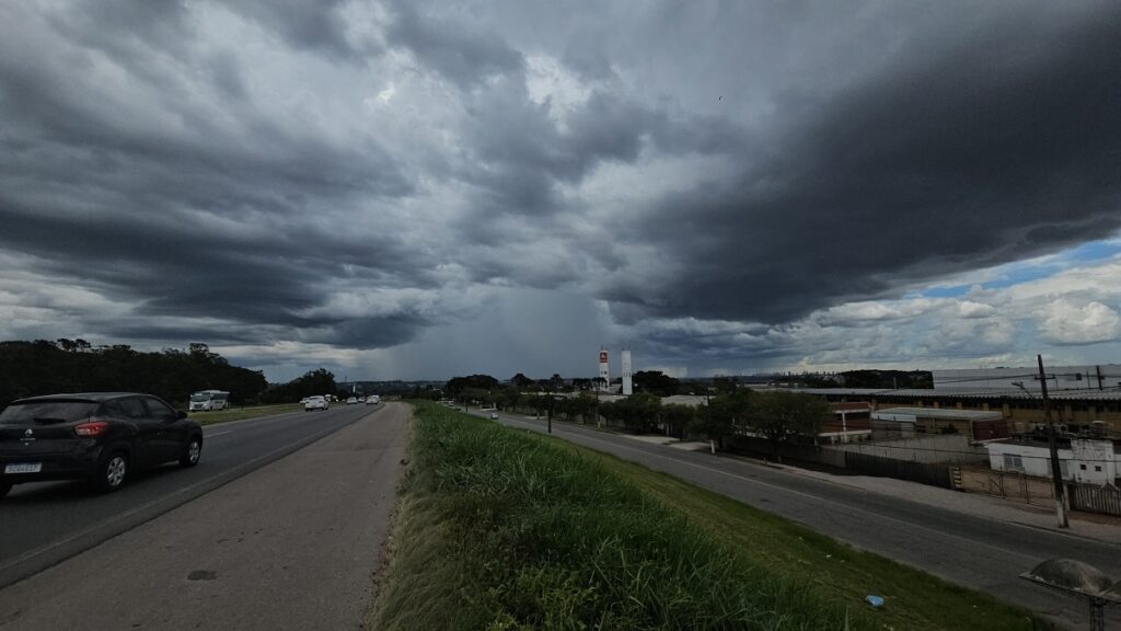 tempestade a vista