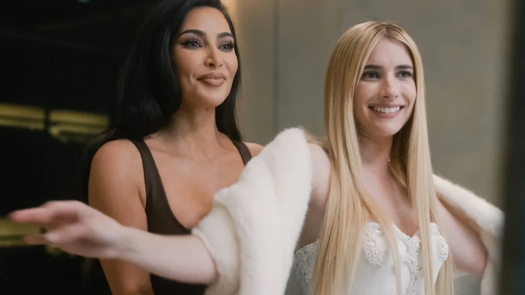 Kim-Kardashian-e-Emma-Roberts