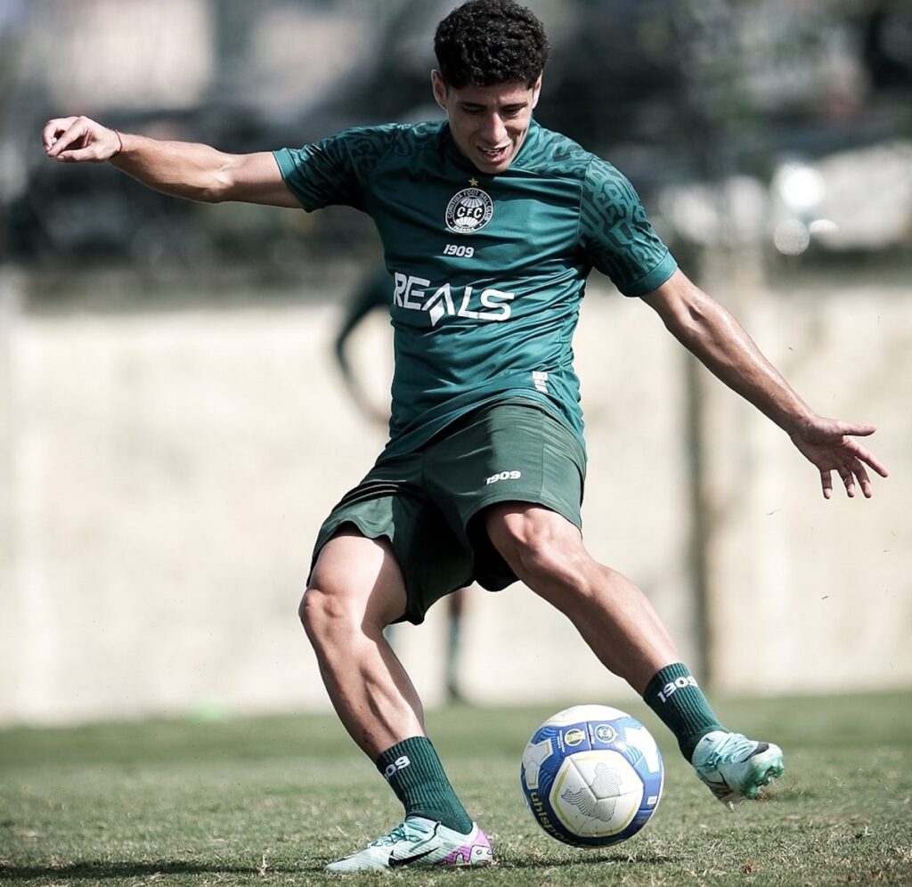 Yago Ferreira treina no Coritiba