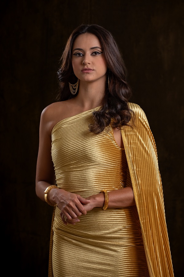 Elisa-Romero-como-BASTET-SERIELLA