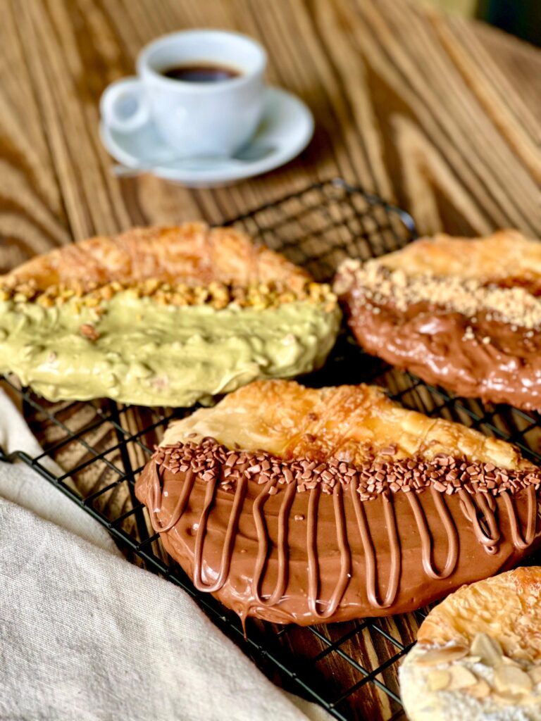 FLAT CROISSANT – 4