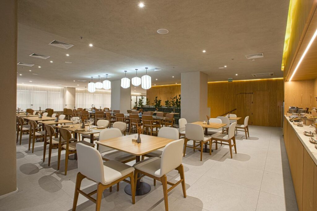 RESTAURANTE 03