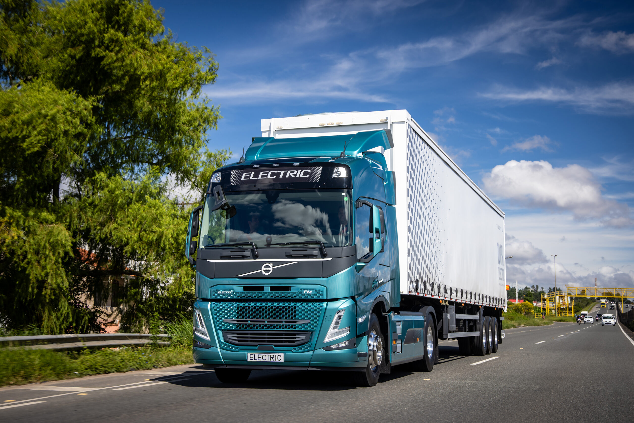 Volvo FM Electric inicia operações regulares em transportadores no Brasil, em regime experimental