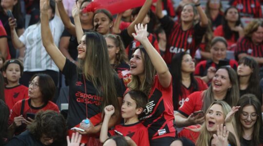 Torcida do Athletico na Arena