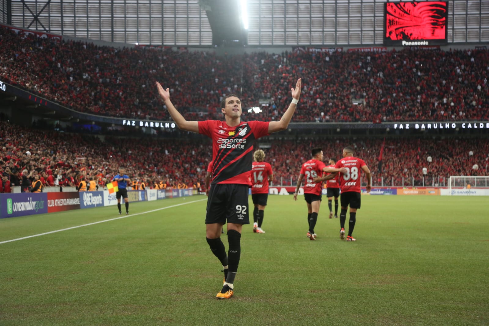 Pablo comemora na final do Paranaense 2024