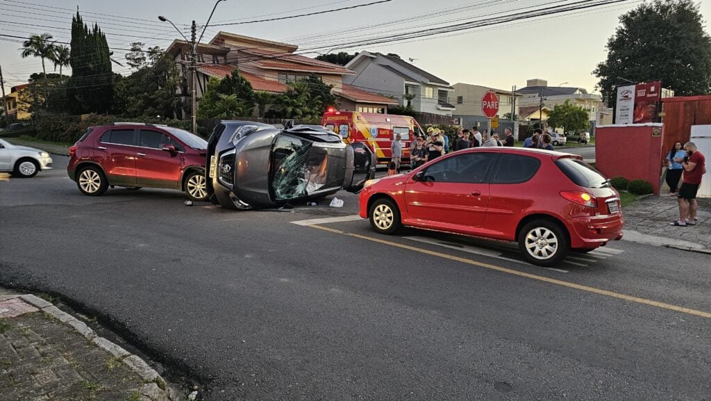 acidente no portão