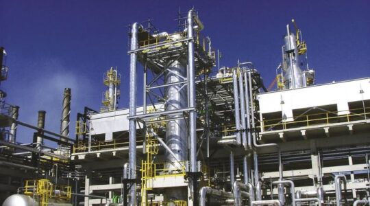 e022254759_refinaria_repar_700