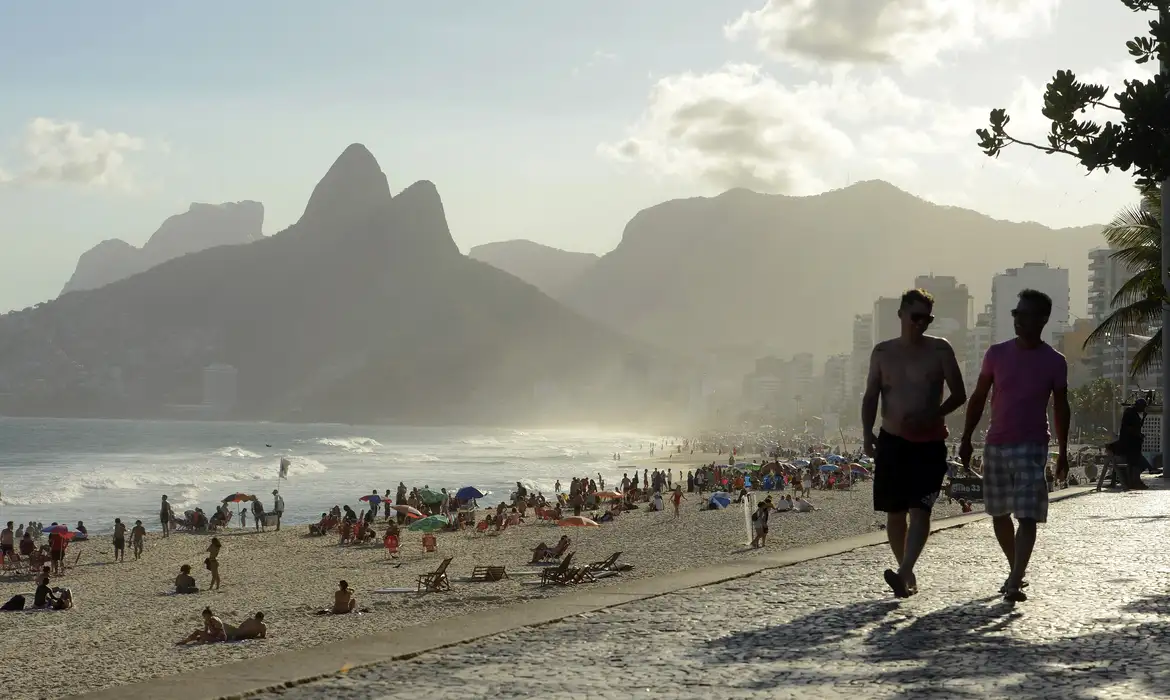 frio_praia_ipanema_rio_de_janeiro_tmazs_abr_20220901_0644