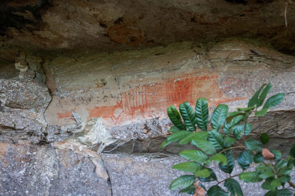 pinturas_rupestre_no_municipio_de_pirai_do_sul_valdelino pontes secid
