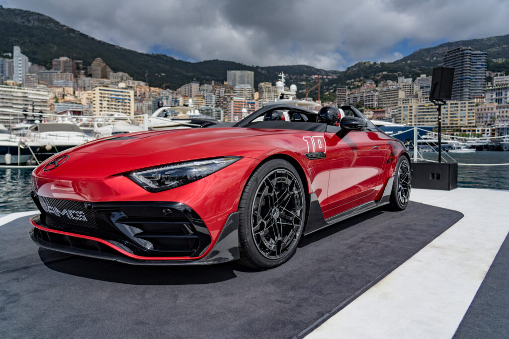 Concept Mercedes-AMG PureSpeed: Expressives Konzeptfahrzeug gibt Ausblick auf erstes Modell der Mythos-Serie Concept Mercedes-AMG PureSpeed – expressive concept car gives a look at the first model in the Mythos series