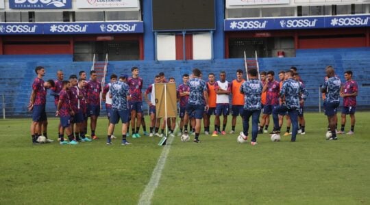 Paraná Clube treina na Vila Capanema