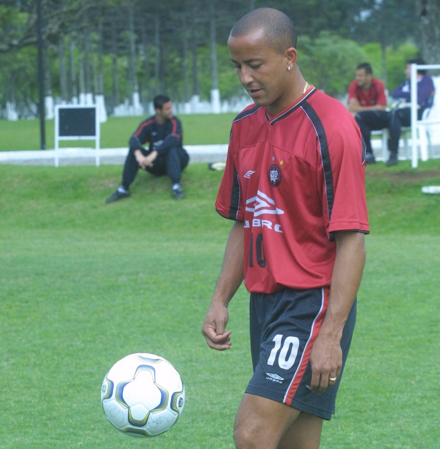 Alex Mineiro em treino do Athletico
