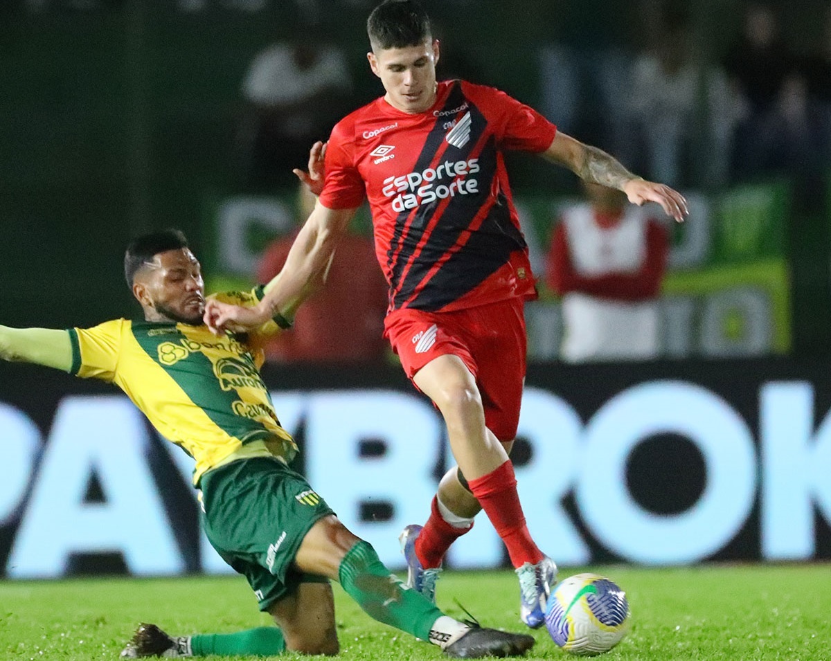 Zapelli, do Athletico, enfrenta o Ypiranga