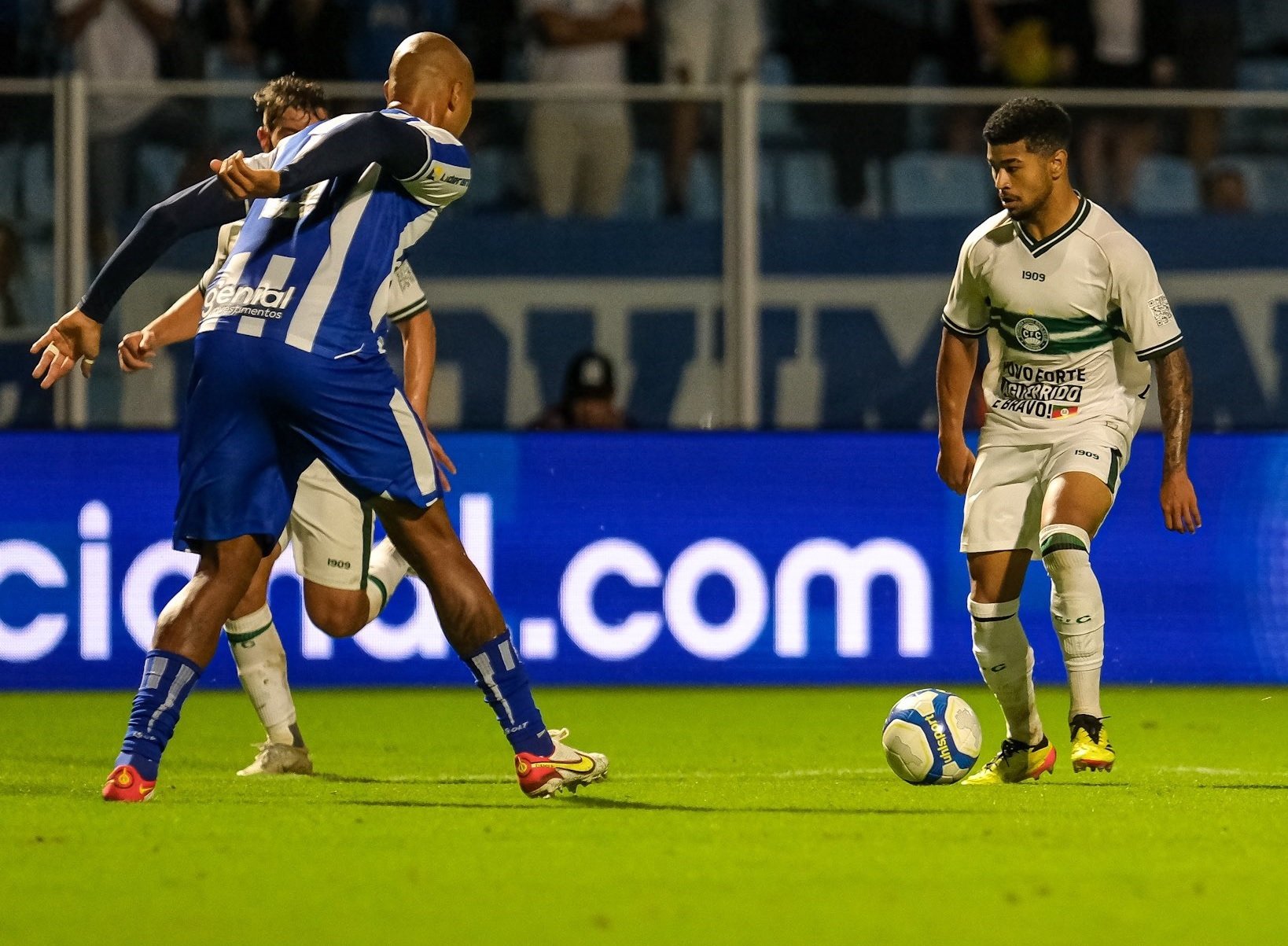 Lucas Ronier, em Coritiba x Avaí