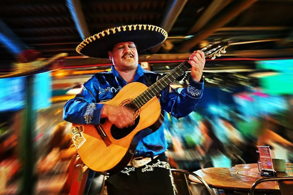 Mariachi Loco – Taco El Pancho (1)
