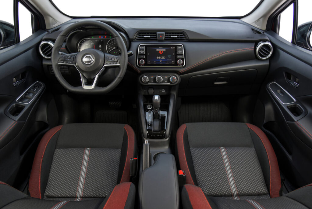 Nissan Versa SR