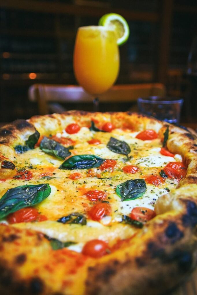 OPERA ARTE RISTORANTINO – COMBO PIZZA VINHO 2 – FOTO DIVULGACAO