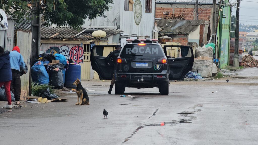 Policiais militares no Parolin